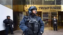 An ninh Mỹ toát mồ hôi lo bảo vệ nơi ở gia đình Trump