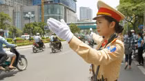 Triển lãm ảnh “Nét đẹp nữ chiến sĩ thành phố”