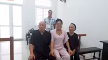 Khai tử bố mẹ chồng đang sống để sang tên “sổ đỏ”