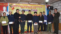 Mang quà xuân sớm đến vùng biên giới Trà Lĩnh