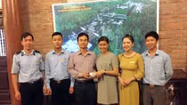 Trao trả 50 triệu đồng cho khách bỏ quên trên cáp treo Yên Tử