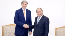Thủ tướng tiếp cựu Ngoại trưởng Hoa Kỳ John Kerry