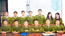 Giám đốc Công an Hà Nội tặng giấy khen cho 1 tập thể, 7 cá nhân
