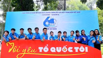 Hơn 3.000 bạn trẻ đội mưa tham gia “Tôi yêu Tổ quốc tôi”