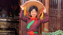 Mẹ con người hát quan họ