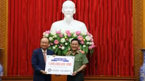Tiếp nhận Quỹ học bổng của Tập đoàn Charm - Vit tặng con thương binh, liệt sỹ Công an