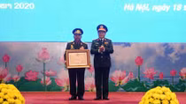 Trao tặng huân chương của Nhà nước Việt Nam và Lào