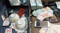  “Sới” bạc giữa làng