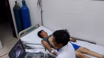 Cấp cứu kịp thời ngư dân bị sốt do nhiễm khuẩn