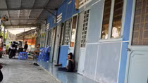 Người làng Vân không còn sống trong kỳ thị