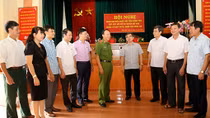 Thứ trưởng Lê Quý Vương tiếp xúc cử tri huyện Mỹ Hào và Văn Giang, tỉnh Hưng Yên