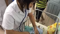 Bé gái sơ sinh bị người mẹ bỏ lại ở Bệnh viện Thanh Nhàn