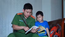 Người biến ước mơ của cậu bé mồ côi thành hiện thực