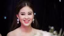 "Đứng hình" với nhan sắc nữ sinh Học viện Cảnh sát thi Hoa hậu Hoàn vũ