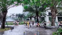 Nữ giúp việc rơi từ tầng 18 chung cư xuống đất tử vong