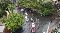 TP Hồ Chí Minh ngập nặng do triều cường