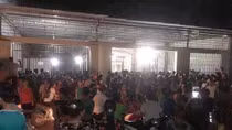 Đi đòi nợ bị cả làng “quây” vì nghi bắt cóc trẻ em