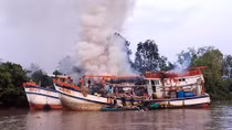 Cháy tàu cá, mất trắng 1 tỷ đồng