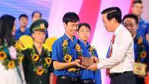 Tuyên dương Thanh niên tiên tiến làm theo lời Bác
