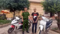 Khóa tay tên trộm tham lam