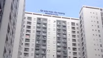 Cư dân chung cư khốn khổ vì nước sinh hoạt “bị vàng đục, có côn trùng”