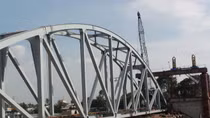 Nhịp cầu Ghềnh số 1 đã được lắp vào vị trí cầu mới