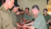 Ấm tình xuân trên quê hương Đồng Khởi anh hùng