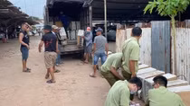 Phát hiện ổ nhóm chuyên trung chuyển hàng "Nhật bãi" từ biên giới Tây Nam