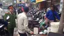 Quận Hoàn Kiếm huy động hơn 1.500 người đi "dẹp” vỉa hè 