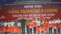 Đêm hội "vầng trăng biên cương"