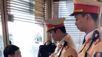 Đưa người đàn ông bị lạc về với gia đình