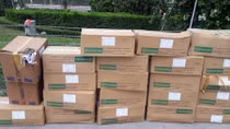 Gần 20 thùng carton thuốc tây hết hạn sử dụng bỏ trên Đại lộ Thăng Long