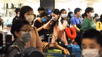 Thông báo bằng 6 ngôn ngữ tìm hành khách trên 8 chuyến bay có người nhiễm COVID-19