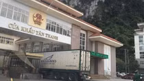 Đã có 11 xe thanh Long xuất qua cửa khẩu Tân Thanh