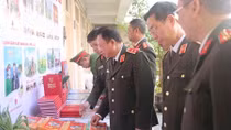 Tưng bừng khai trương phát hành Lịch Công an nhân dân năm 2020