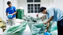 Tạm giữ lô khẩu trang chuẩn bị "tuồn" sang Campuchia
