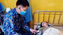 Quân y đảo An Bang cấp cứu ngư dân tai nạn lao động