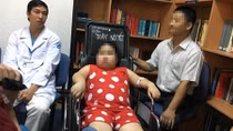 Bé gái bị hội chứng "Mặt trăng" hiếm gặp 