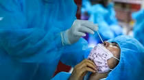 Hà Nội thêm 2 nữ công nhân dương tính sau 3 lần xét nghiệm
