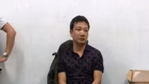 Bị truy đuổi, đối tượng trộm chó dùng bình xịt hơi cay chống trả CSGT