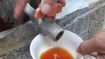 Kinh hoàng sản xuất nước mắm dùng hóa chất tẩy rửa soda