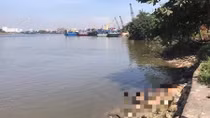 Thi thể nam thanh niên nhiều hình xăm trôi sông