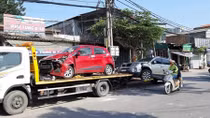 Ô tô con đấu đầu tại đường Tam Trinh, 1 người tử vong