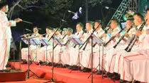 Đoàn Nghi lễ Công an nhân dân tiếp tục diễu hành trên phố đi bộ Hà Nội