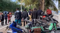Thi thể nữ giới nổi trên hồ Tây nhiều giờ chưa có người thân đến nhận