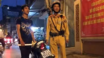 Kiểm tra vi phạm giao thông, phát hiện xe gian 