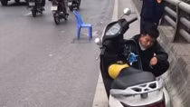 Tạm giữ hình sự lái xe bán tải tông 2 mẹ con thương vong