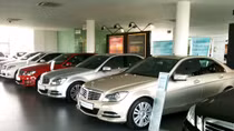 Thị trường ô tô Việt Nam tăng trong đà giảm