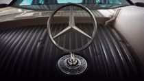 Mercedes-Benz triệu hồi 17 dòng xe mới