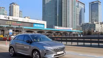 Hyundai đưa xe điện tự lái đầu tiên trên thế giới ra… đường